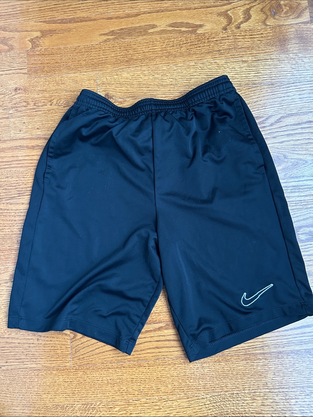Nike Boy’s Black Athletic Training Shorts with embroidered swoosh XL